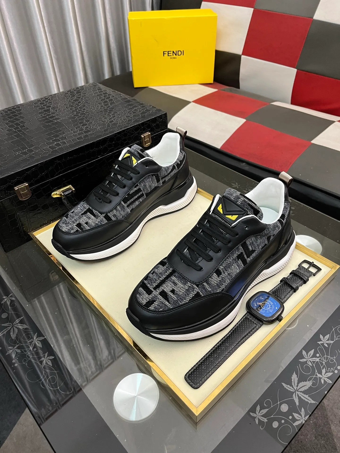 Men's Men's Shoes💰458⌚️⌚️[FENDI] Fendi's classic and comfortable men's, this complex sneaker is made of soft calfskin➕genuine leather lining➕original ultra-light rubber material with rough outsole. This unique light style is suitable for the casual and refined sensibility of this season. It is comfortable and natural on the feet. It is an everyday style for casual travel in autumn and winter! 38−444️⃣colors available